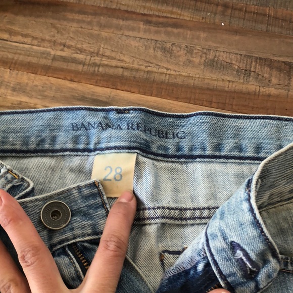 Light wash boyfriend jeans - Picture 3 of 3